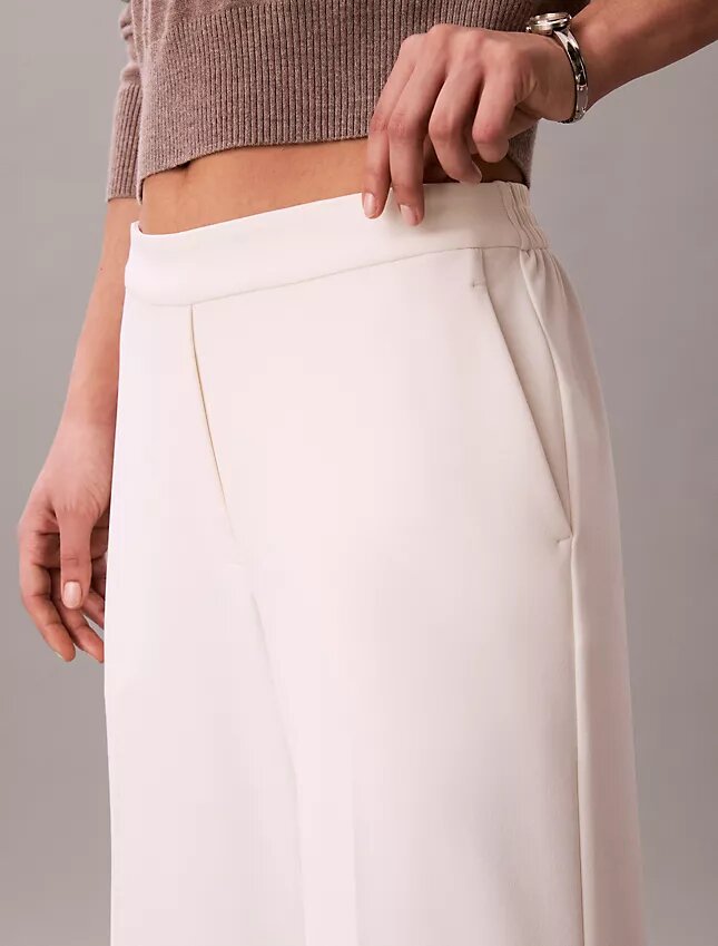 Pantalon de voyage en crêpe extensible Pantalon de voyage en crêpe extensible