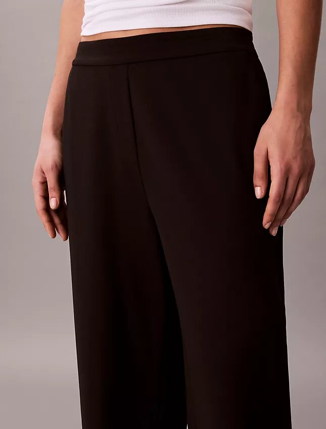 Pantalon de voyage en crêpe extensible Pantalon de voyage en crêpe extensible