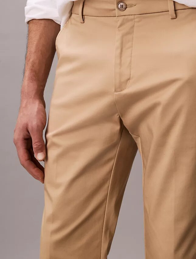 Pantalon droit en Cotton Stretch Pantalon droit en Cotton Stretch