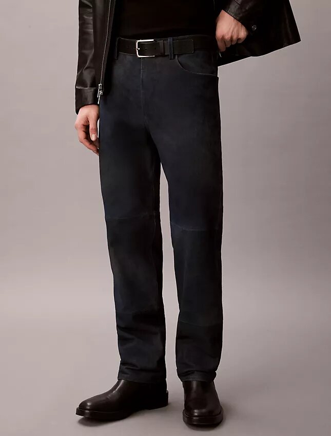 Pantalon droit en daim style années 90 Pantalon droit en daim style années 90