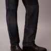 Pantalon droit en daim style années 90 Pantalon droit en daim style années 90