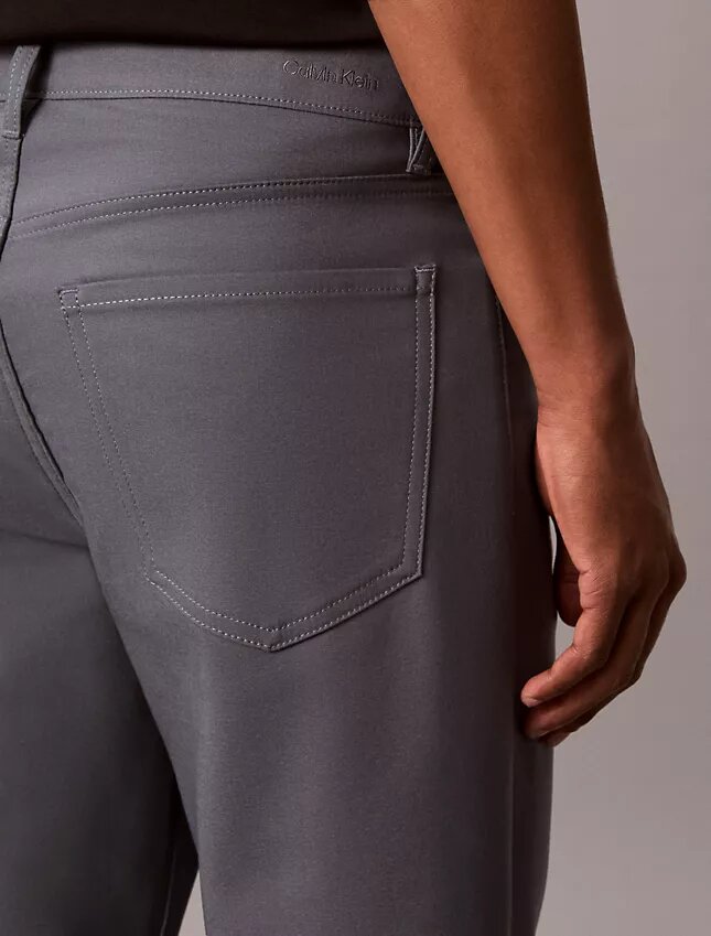 Pantalon droit standard extensible à 5 poches Pantalon droit standard extensible à 5 poches