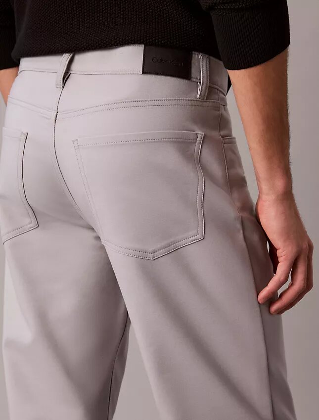 Pantalon droit standard extensible à 5 poches Pantalon droit standard extensible à 5 poches