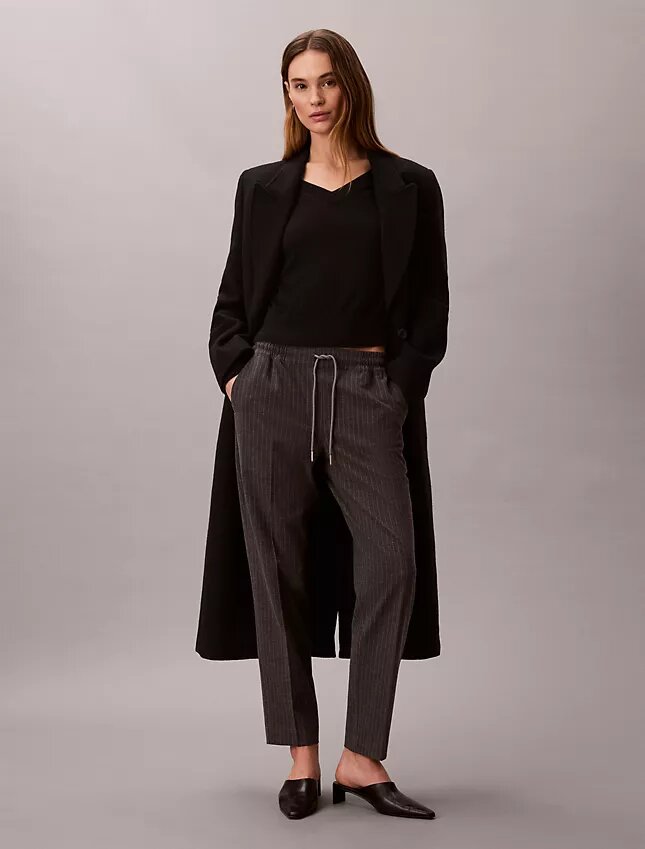 Pantalon fuselé à cordon de serrage et rayures Pantalon fuselé à cordon de serrage et rayures