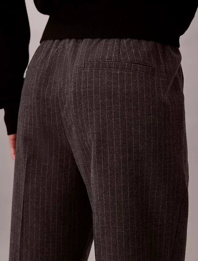 Pantalon fuselé à cordon de serrage et rayures Pantalon fuselé à cordon de serrage et rayures