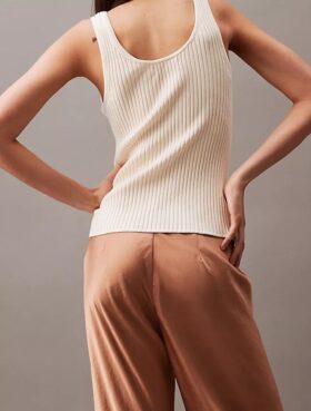 Pantalon à jambes larges en satin froissé