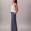Pantalon à jambes larges en sergé de viscose imprimé Pantalon à jambes larges en sergé de viscose imprimé