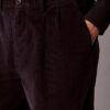 Pantalon large en velours côtelé à plis