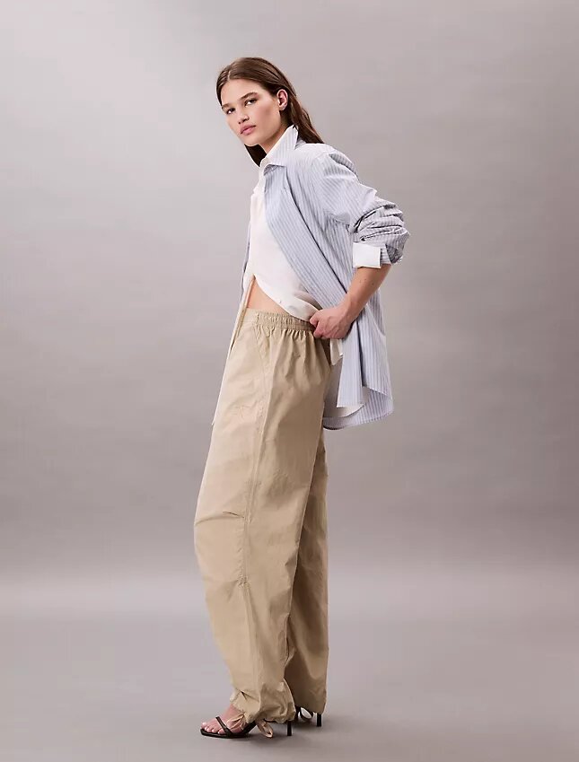 Pantalon parachute en nylon froissé Pantalon parachute en nylon froissé