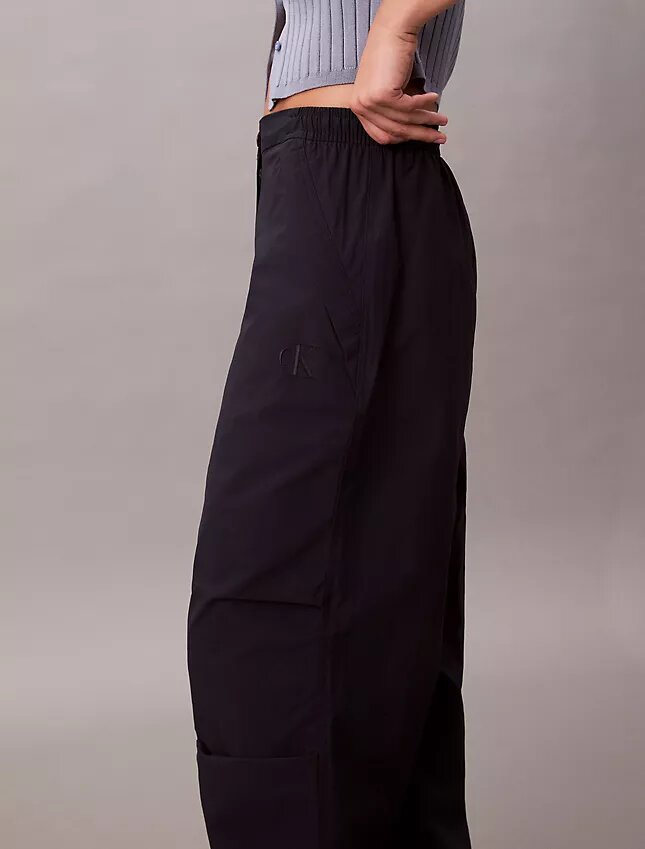Pantalon parachute en nylon froissé Pantalon parachute en nylon froissé