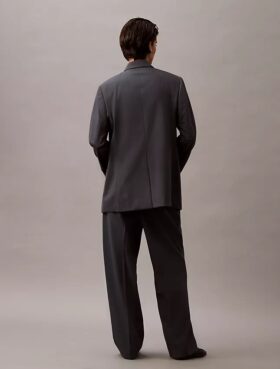Pantalon plissé en gabardine de laine mélangée