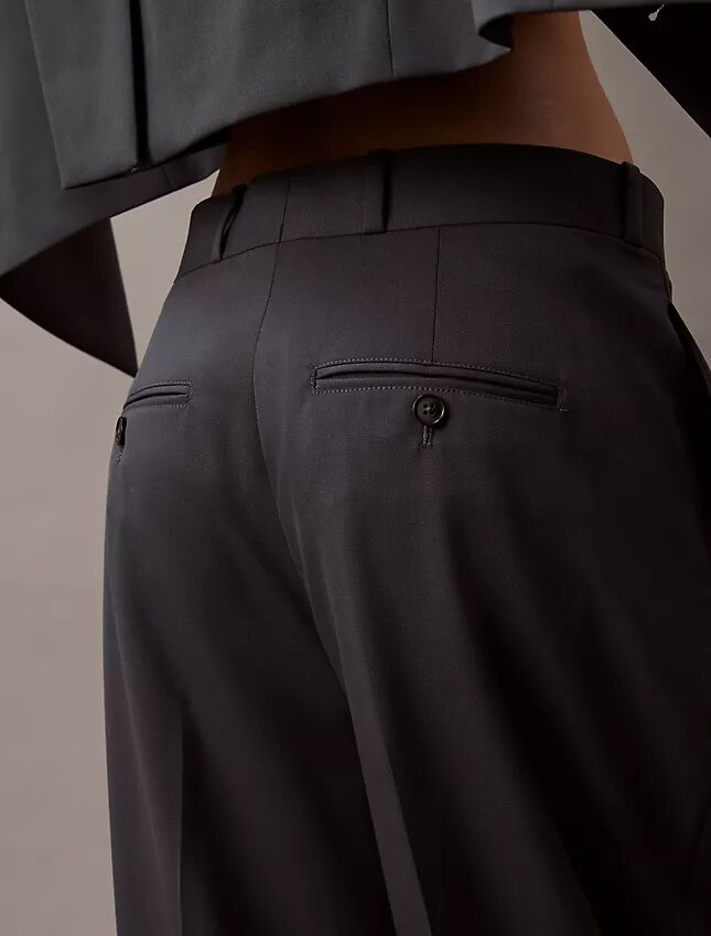 Pantalon plissé en gabardine de laine mélangée Pantalon plissé en gabardine de laine mélangée