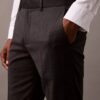 Pantalon slim ajusté en laine mélangée Pantalon slim ajusté en laine mélangée