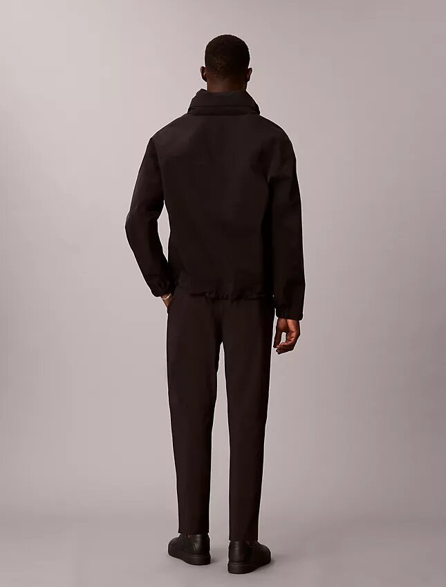 Pantalon tissé avec logo sport moderne à la taille Pantalon tissé avec logo sport moderne à la taille