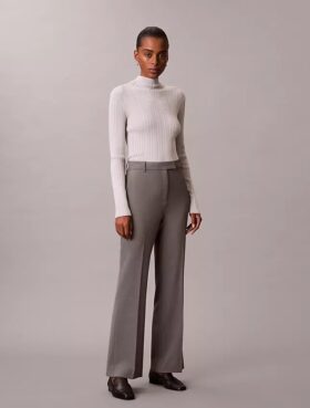 Pantalon évasé ajusté
