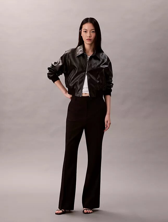 Pantalon évasé ajusté Pantalon évasé ajusté