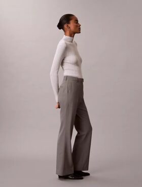 Pantalon évasé ajusté