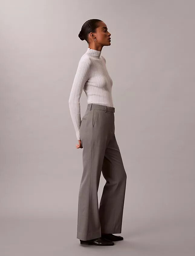 Pantalon évasé ajusté Pantalon évasé ajusté