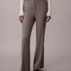 Pantalon évasé ajusté Pantalon évasé ajusté