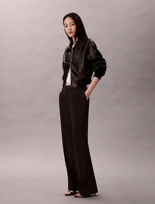 Pantalon évasé ajusté Pantalon évasé ajusté
