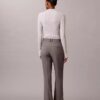 Pantalon évasé ajusté Pantalon évasé ajusté