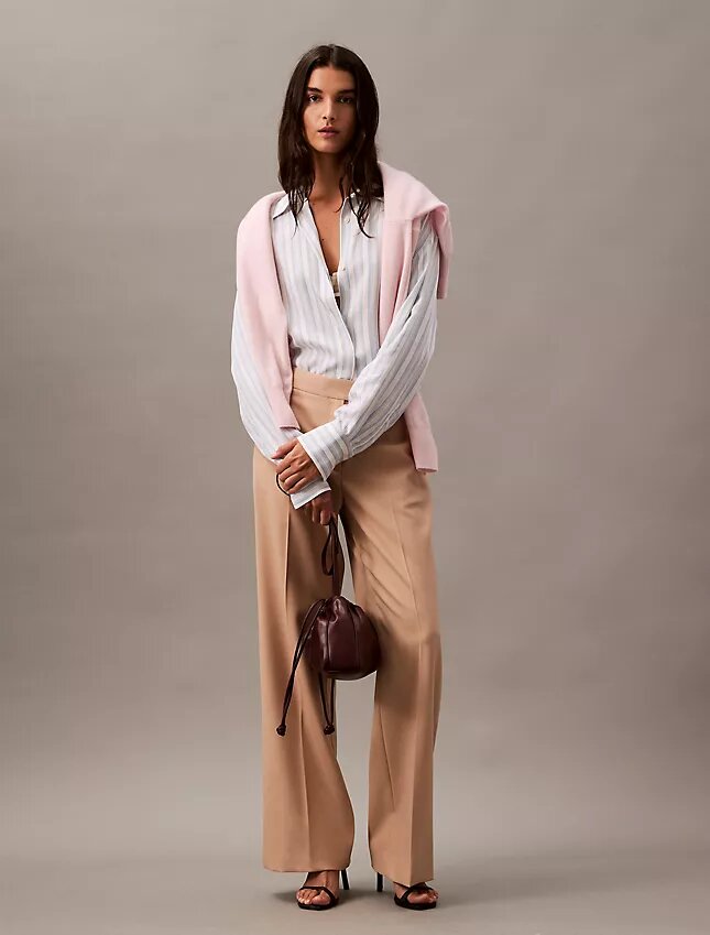 Pantalon évasé en gabardine de laine mélangée Pantalon évasé en gabardine de laine mélangée