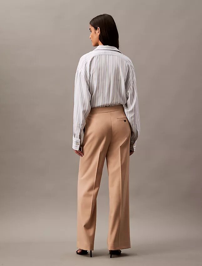 Pantalon évasé en gabardine de laine mélangée Pantalon évasé en gabardine de laine mélangée
