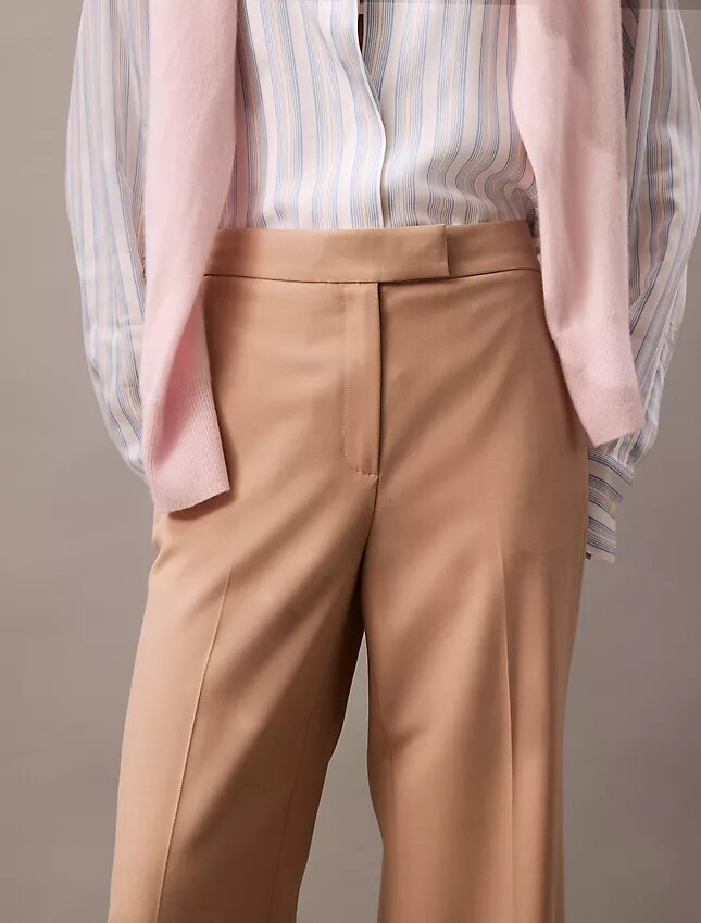 Pantalon évasé en gabardine de laine mélangée Pantalon évasé en gabardine de laine mélangée