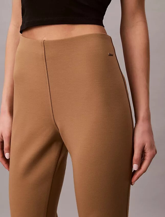 Pantalon évasé en ponte Pantalon évasé en ponte