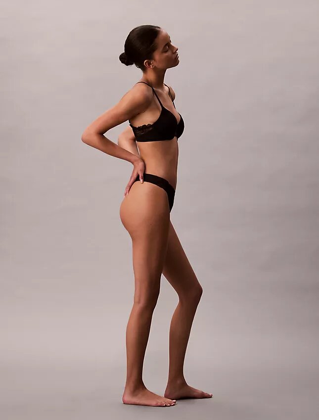 Perfectly Fit Thong en dentelle Perfectly Fit Thong en dentelle