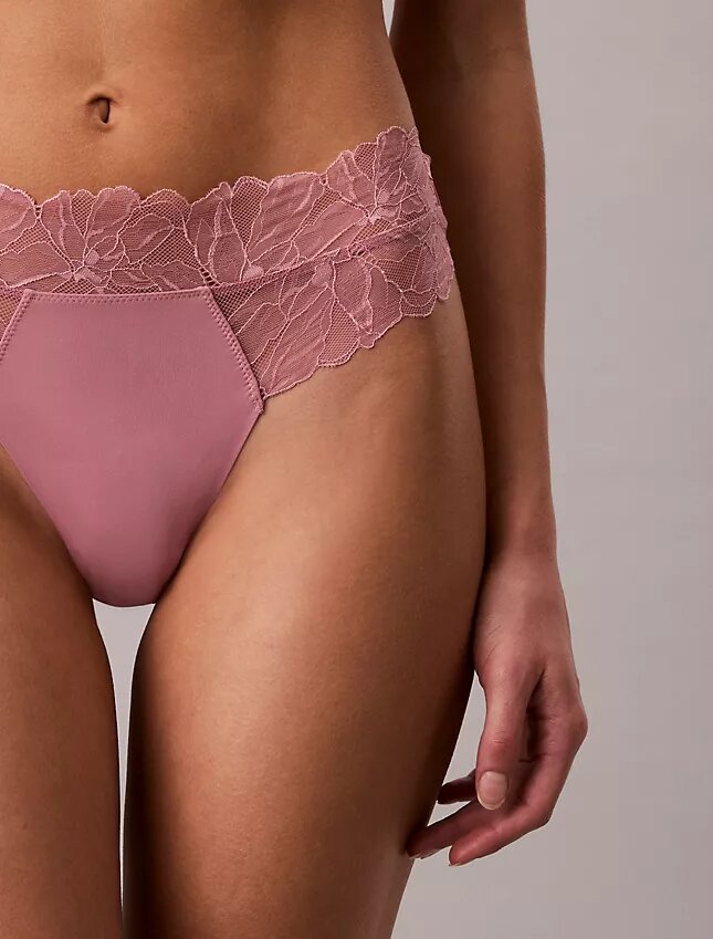 Perfectly Fit Thong en dentelle Perfectly Fit Thong en dentelle