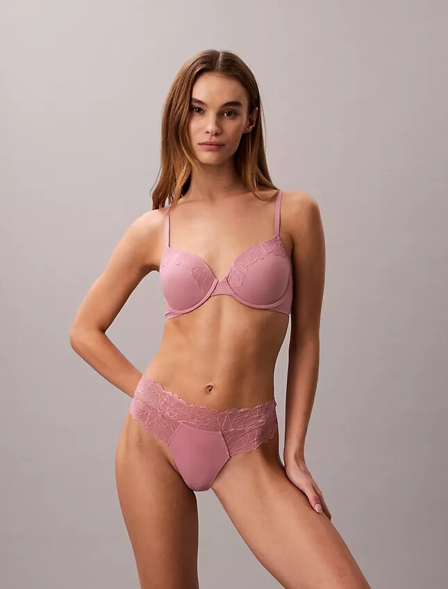Perfectly Fit Thong en dentelle Perfectly Fit Thong en dentelle
