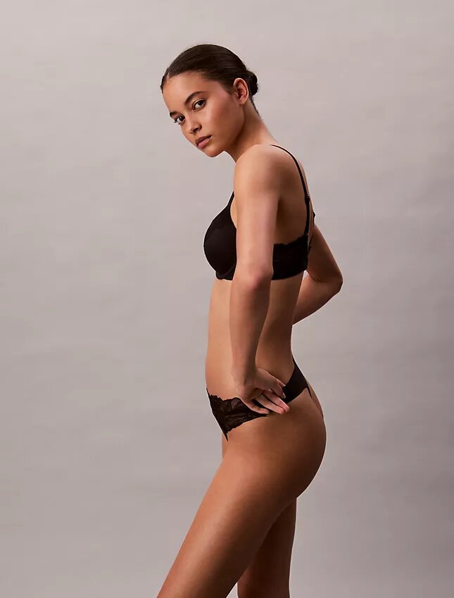 Perfectly Fit Thong en dentelle Perfectly Fit Thong en dentelle
