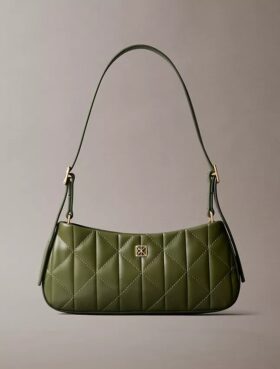 Petit sac à bandoulière avec logo matelassé