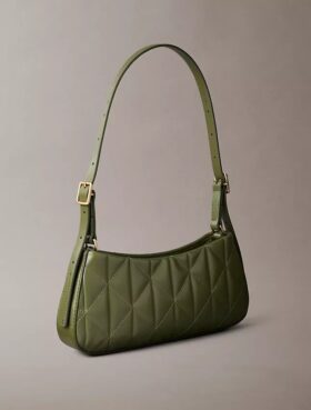 Petit sac à bandoulière avec logo matelassé