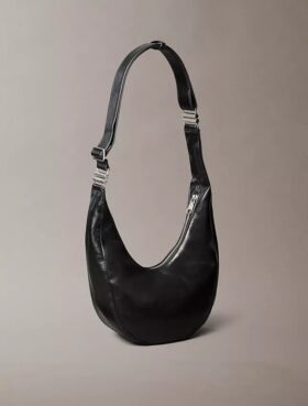 Petit sac à bandoulière incurvé