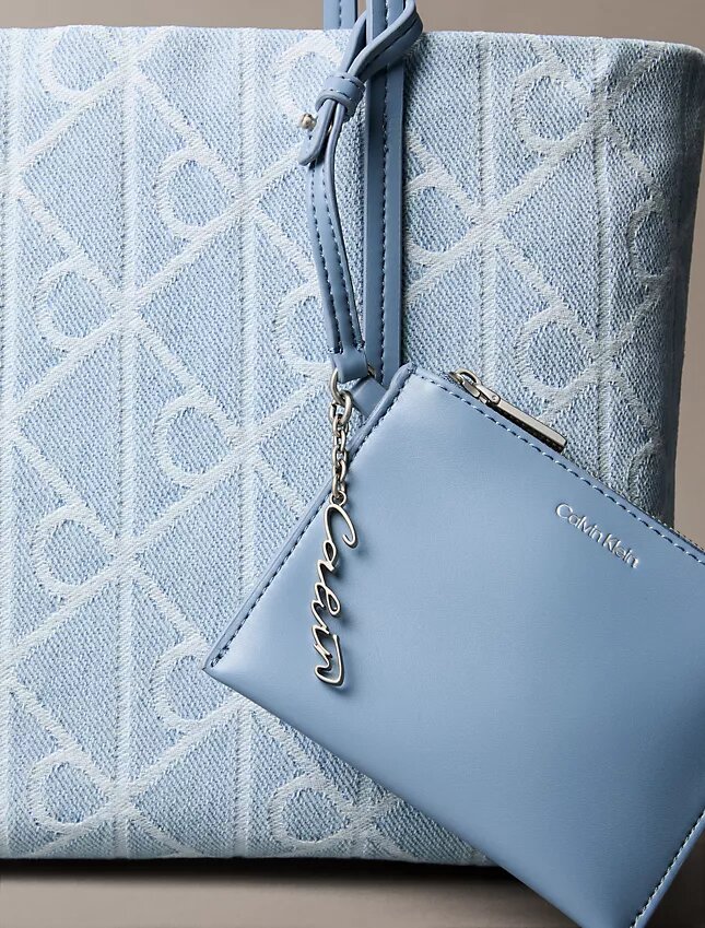 Petit sac fourre-tout en Denim avec logo emblématique sur toute la surface Petit sac fourre-tout en Denim avec logo emblématique sur toute la surface