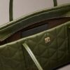 Petit sac fourre-tout matelassé avec logo