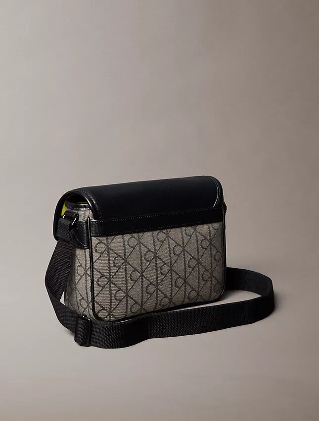 Petit sac messager Jacquard à emblème Petit sac messager Jacquard à emblème