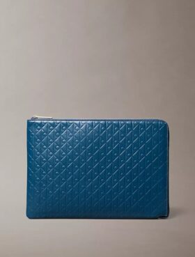 Pochette zippée avec logo emblématique sur toute la surface