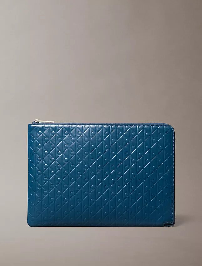 Pochette zippée avec logo emblématique sur toute la surface Pochette zippée avec logo emblématique sur toute la surface