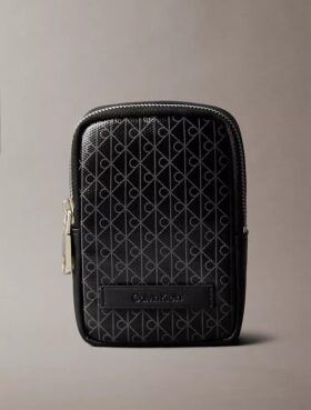 Pochette zippée avec logo emblématique sur toute la surface