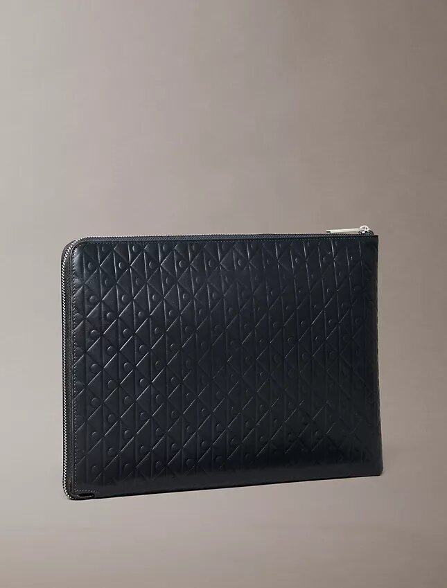 Pochette zippée avec logo emblématique sur toute la surface Pochette zippée avec logo emblématique sur toute la surface