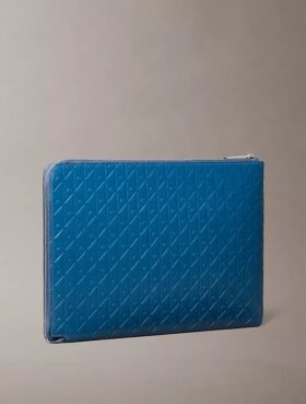 Pochette zippée avec logo emblématique sur toute la surface
