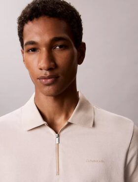 Polo zippé à motif chevrons