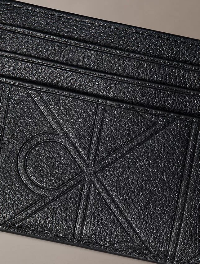Porte-cartes avec logo en relief Porte-cartes avec logo en relief