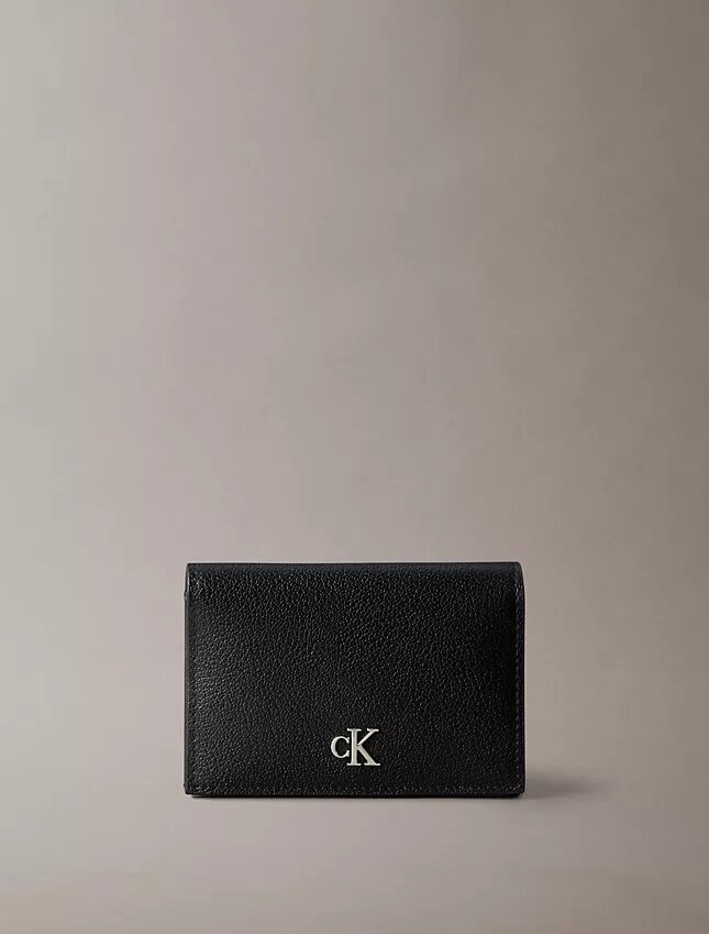 Porte-cartes minimaliste à rabat Monogram Porte-cartes minimaliste à rabat Monogram