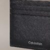Porte-cartes raffiné en cuir Saffiano Porte-cartes raffiné en cuir Saffiano