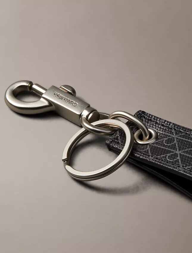 Porte-clés avec logo emblématique sur toute la surface Porte-clés avec logo emblématique sur toute la surface