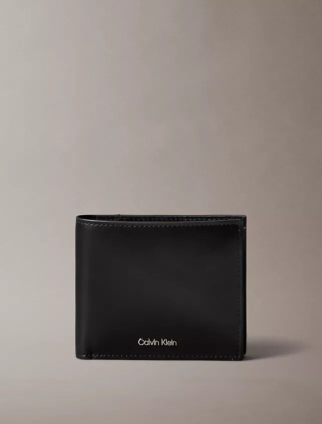 Portefeuille à deux volets avec logo en relief et pochette à monnaie Portefeuille à deux volets avec logo en relief et pochette à monnaie